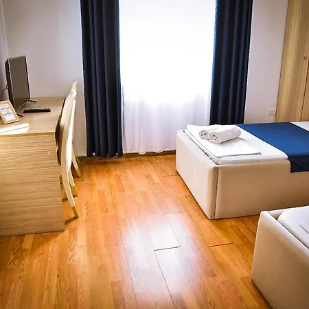 유르겐 호텔 Rinas