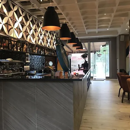 유르겐 호텔 Rinas