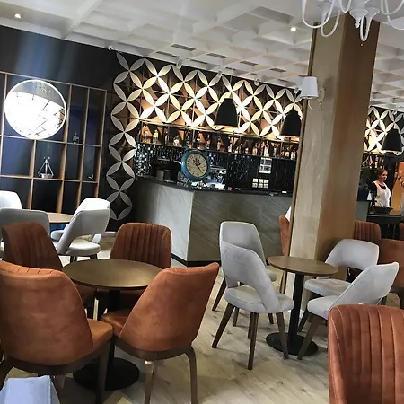 Jurgen Hotel Rinas