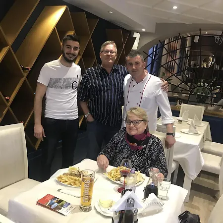 유르겐 호텔 Rinas